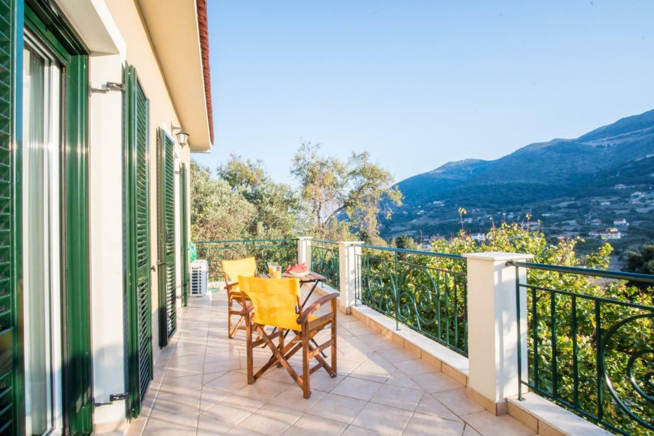 Almond Trees Cottage Divarata Exterior photo